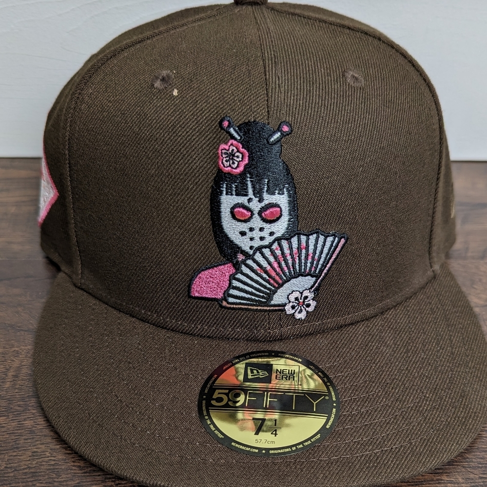 Nwt new era unique Geisha hat 7 1/4
